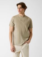 camiseta con logo