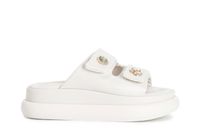 zapatilla de piel con dos cierres de velcro y botones bone 37
