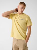 camiseta con logo impreso