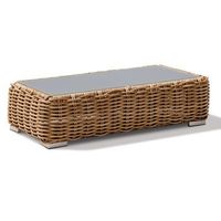 mesa de centro en resina trenzada  y tablero de vidrio
