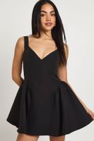 vestido mini skater estructurado con escote bardot negro