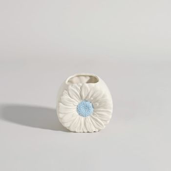Jarrón con flor de loza blanca y azul, 10 cm