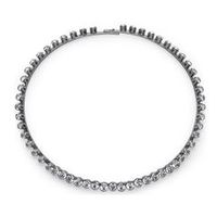 cadena de mujer con piedras