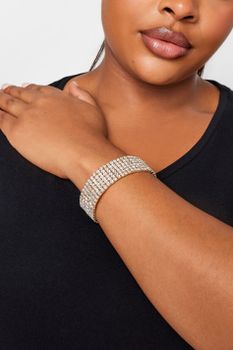 Brazalete Dorado Adornado Elástico