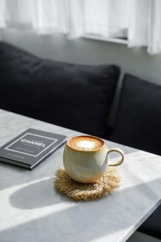 Taza de gres en blanco 11x14x9 cm
