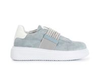 zapatos slip-on de ante con banda de pedreria jeans