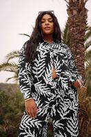 limited collection camisa blanca y negra estampado de hojas mujer curvy y tallas grandes limited collection