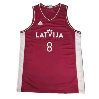 camiseta davis bertans letonia - peak roja