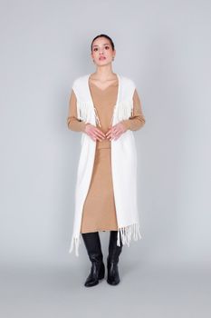 chaleco oversize con flecos off white