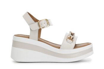 sandalias de cuña de napa con accesorio de pedrería cream