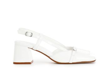 zapatos abiertos por detrás de charol con borde y cinturón white