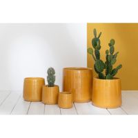 macetero de ceramica ocre de 23x23x22 cm