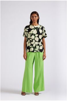 blusa de manga corta de satén de viscosa estampado maxy black flower s