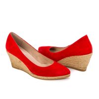 alpargata roja cerrada en ante con cuna modelo teva