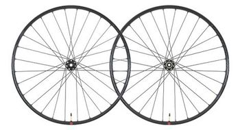 Juego de ruedas massi venom replica 29     15x100   12x142   6 tornillos   negro