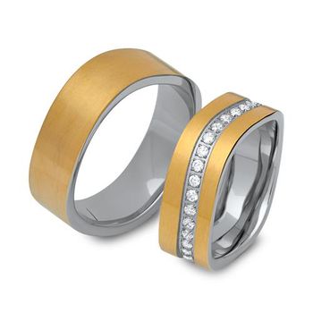 Alianzas de boda chapadas en oro amarillo esmerilado curvado