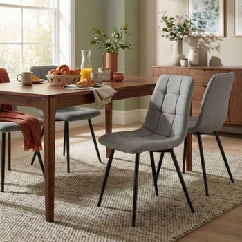 Silla de comedor con reposapiés en tela gris claro
