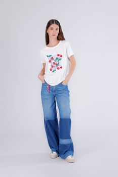 camiseta con estampado de cerezas off white m