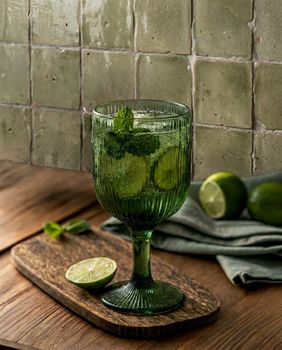 Vaso de vidrio en verde 8,5x8,5x16 cm