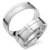 alianzas 8 quilates oro blanco 3 diamantes