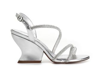 sandalias asimétricas efecto laminado con pedrería silver