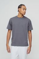 camiseta basica con cuello de caja gris