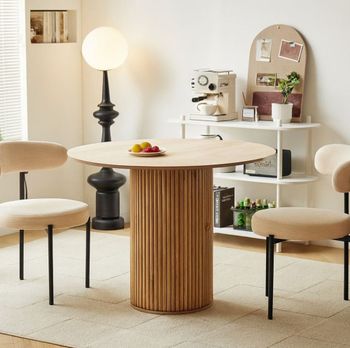 Mesa de comedor redonda en madera de pino