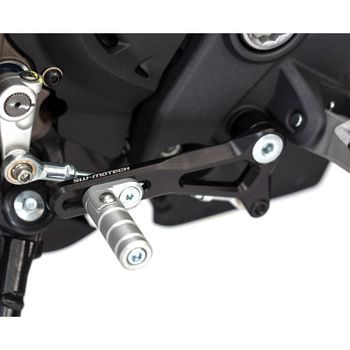 Pedal reposapiés Ducati Monster 821 marcha SW-Motech