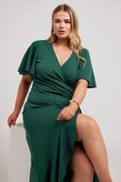 yours london vestido verde esmeralda cruzado con fruncidos mujer curvy y tallas grandes yours london