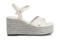 sandalias cruzadas de napa con cuna de pedreria cream