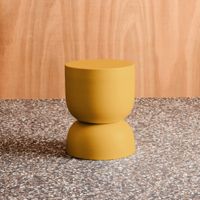 mesa auxiliar rincon de sofa mesita metal o32 x h42cm mostaza
