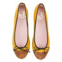bailarina ante color mostaza con puntera marron y cordon verde