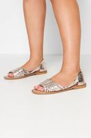 zapato plano dorado de tiras entretejidas en ancho especial