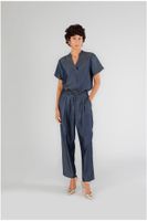 pantalon con pinzas en denim tencel indaco
