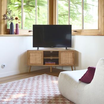 Mueble tv esquinero, madera y caña, 2 puertas, 1 estante, 115cm,