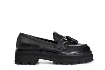 mocasín de piel para mujer con bocado y borlas. black
