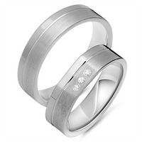 alianzas 8 quilates oro blanco 3 diamantes