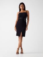 vestido con detalle floral
