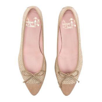 Bailarina punta alargada tela saco beige metalizado puntera piel. Modelo: Brita