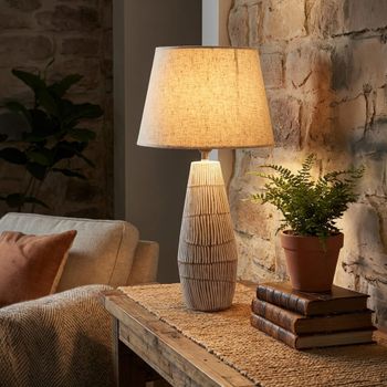 Lámpara de mesa de resina beige con pantalla de tela ø 35×69,5