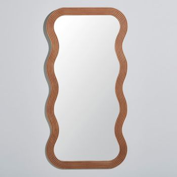 Espejo de pie ondulado de madera de paulonia