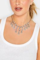 collar plateado con colgantes