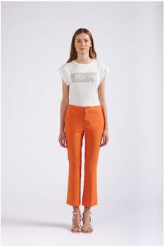 pantalones cropped flare en tejido superstretch orange