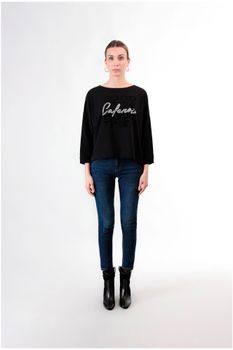 camiseta con estampado flocado y logo de strass black