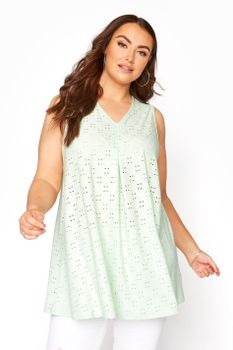 Top Verde Menta Con Vuelo Bordados, Mujer Curvy Y Tallas Grandes, Yours