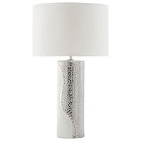 lampara de mesa con pantalla en forma de tambor de seda sintetica con base de pilar de ceramica blanca aiken