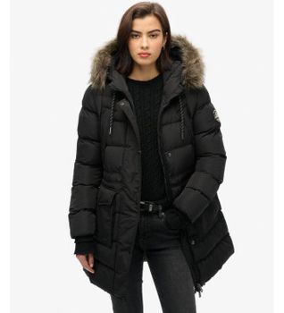 Superdry para mujer. W5011787A Abrigo acolchado de pelo sintético y largo medio Everest negro (S), Casual, Poliéster Reciclado, Sostenible