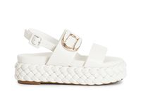 sandalias de dos tiras con fondo trenzado y complemento white