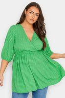yours top verde manzana cruzado con textura mujer curvy y tallas grandes yours
