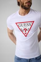 camiseta logotipo triangulo